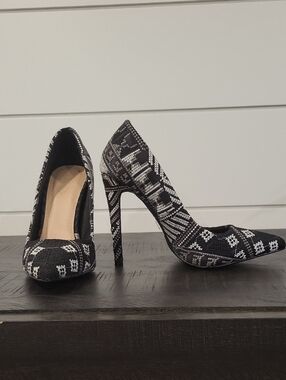 Charlotte Russe Black and White Geometric Pointed-Toe Stilettos